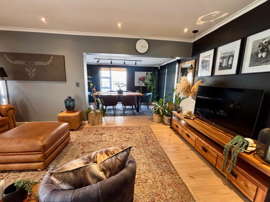 To Let 3 Bedroom Property for Rent in Windsor Park Estate Western Cape